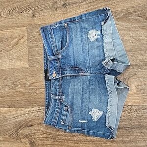 Celebrity Pink brand woman's size 5/27 denim shorts